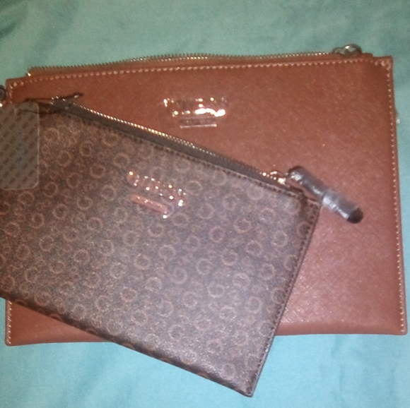Guess 2 PC. Wristlet Set - Picture 1 of 8